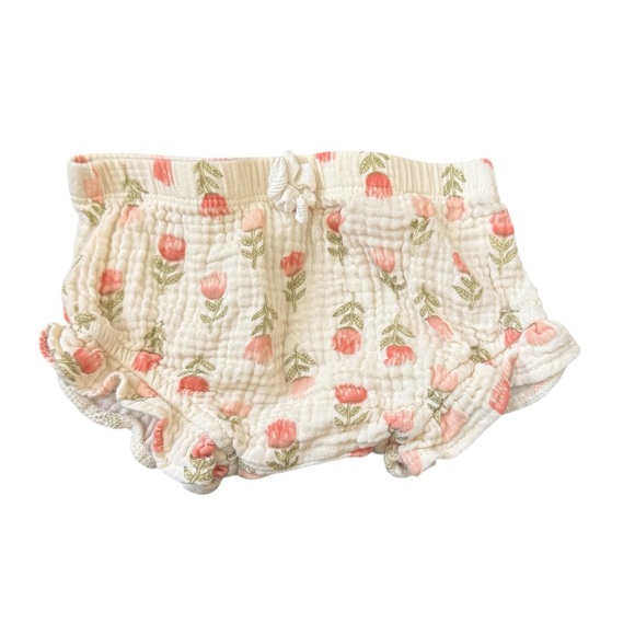 Adorable Floral Baby Set with Ruffles - Picture 4 of 7